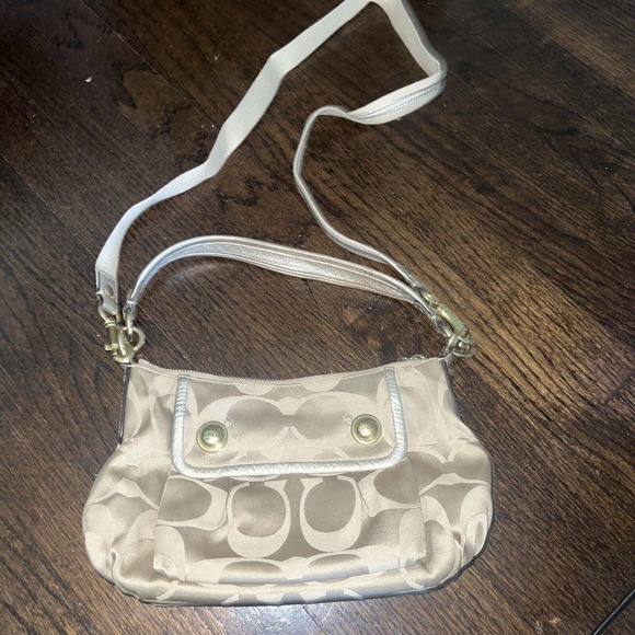 Coach Poppy Groovy Crossbody Shoulder Strap All Over Logo Purse Be K0972 13833